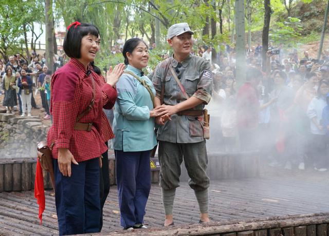 跟着演出去旅行：游客变主角，沂蒙老区“演”活红色文旅