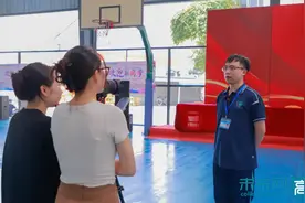 大学毕业生回炉技师学院学技能，力求实现高质量就业！图片