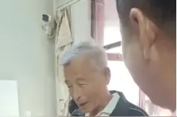 花5555元买烧饼顾客已找到，店主：大爷坐两小时地铁过来，已转回多收的钱款图片