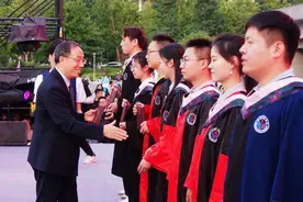 庄严又欢乐，山东师大举行2024年毕业典礼和毕业晚会图片