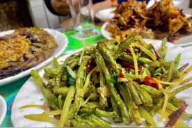 沈阳居民楼里的苍蝇馆子，从1层楼做到4层，当地人叫它宝藏神店图片