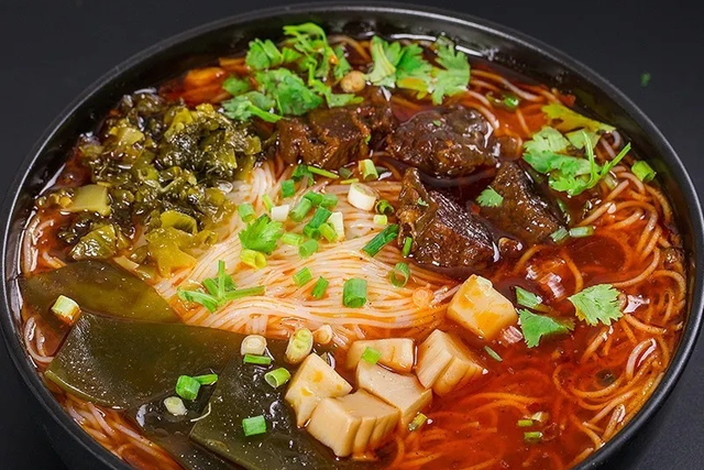 跟着川超游绵阳 | 回阿广：绿茵会知己，诗酒敬相逢！