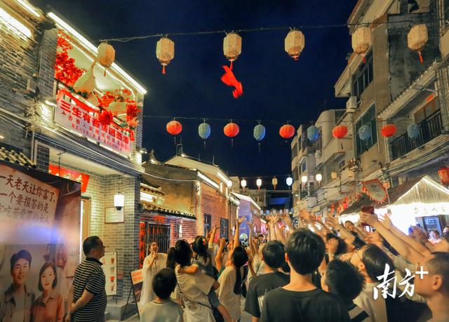 多图 | 烟花映星河！阳江（江城）第三届七夕活动点亮西濑老街