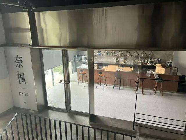 “很崩溃！”多地新人同日结婚，被同一摄影师凌晨“放鸽子”，受害人：已付定金，根本找不到人来替，警方介入