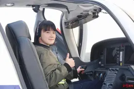 澳门法医女硕士四川学开飞机：飞行的感觉令人“上瘾”图片