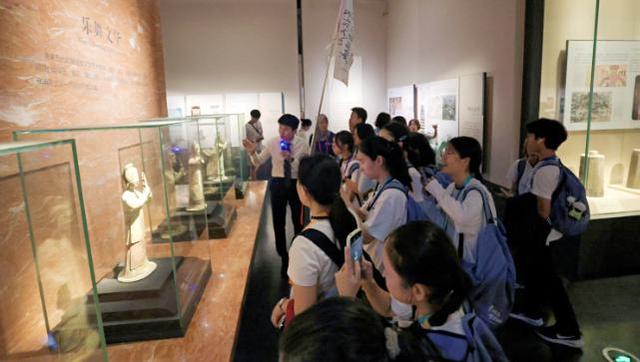 三国华裔青少年共赴天府文化寻根之旅