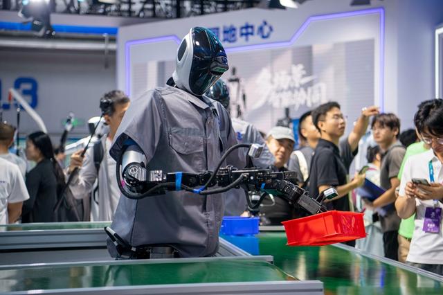 从“秀场”到“实训场” 产业优势见证“新人”成长