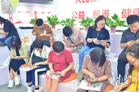 “刮刮乐”如何制作？汕头福彩观摩团见证彩票生产图片