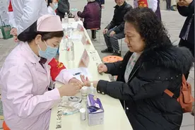 巾帼潮集，武汉青山冶金街道开展妇女节志愿服务活动图片