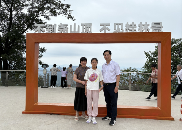 《桂林遇 “狗肉”：山水生温情》