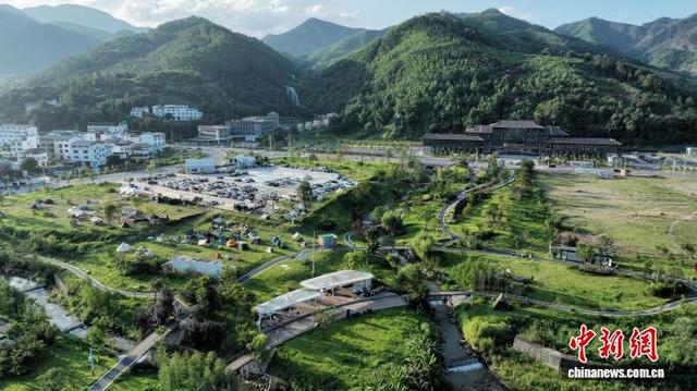 广西贺州姑婆山“生态蝶变” “点绿成金”年迎客逾149万