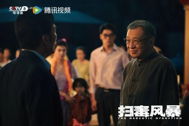 知名演员许绍雄逝世，享年76岁，因癌症引发器官衰竭；其家族背景显赫，叔公参与创立黄埔军校，鲁迅是其姑爷爷