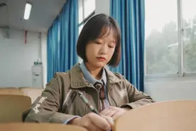 湖南省最美大学生向悦：退伍不褪色 “戎”耀照我心图片
