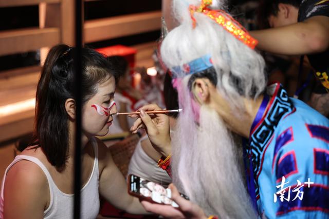 广济桥夜游常态化开放！英歌舞、工夫茶、潮乐齐上阵