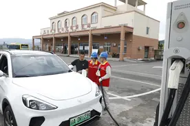 新华视点｜新能源汽车加快进入农村市场，还有哪些瓶颈待突破？图片