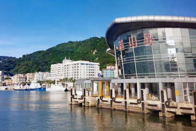 从高铁站步行几分钟，出境了！网友：原来如此丝滑