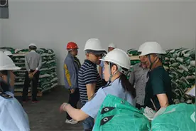 普洱镇沅开展县级储备粮轮换工作图片
