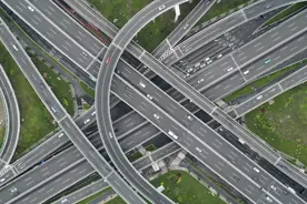 地铁口湖景房！它首入钱塘，带来多面铝板+100㎡四开间朝南图片