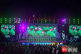 扬州《拔根芦柴花》广场舞团队即将亮相“广场舞之夜”图片
