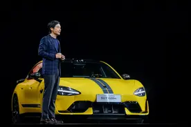 “纽北战车”“地表最快”“可街可赛”……定价有一点点小贵，雷军直呼amazing！图片