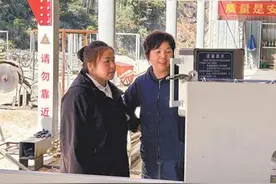 “多出去跑跑，把事办好”（“我是党员，我在岗位”）图片