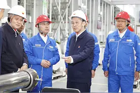 中国石油集团董事长戴厚良：进一步提升能源产业“含绿量”图片