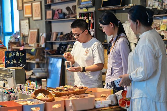 新华全媒+｜新疆伊宁：老城焕发新活力 文旅融合促发展