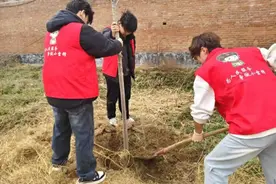 “植”此青绿！商丘学院机械与电气信息学院雷锋班认养21棵树图片