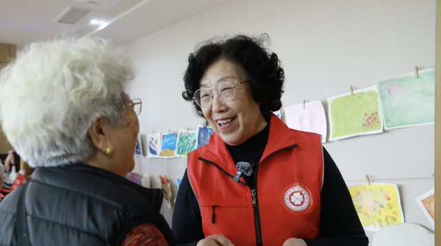 生活“老”好了：“铁面所长”与“花姐姐”