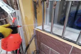 白蚁纷飞，破坏性极强！晚上记得关好门窗图片