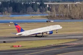 受网络故障影响 美国连续第三天超千架次航班被取消图片