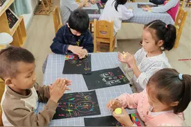 感受传统节日魅力 西五幼用彩泥做“月饼”图片