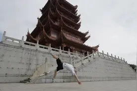 新的吉尼斯世界纪录诞生！看中国小伙周铨的“腾空”人生图片