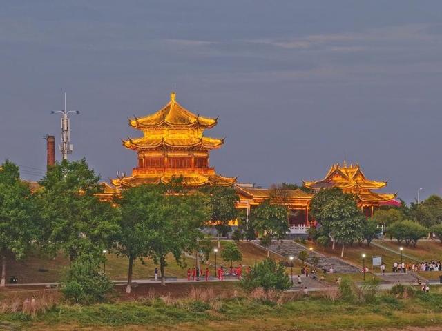 银城景如画越夜越美丽