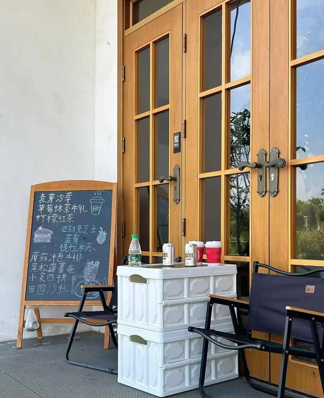 稻浪+咖啡的限时CP，这份美景错过等一年