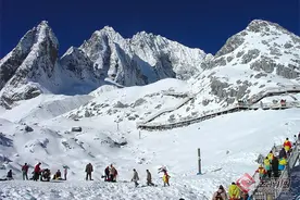 云南丽江玉龙雪山景区上半年接待入境游客20.67万人次图片