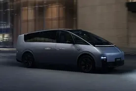 55.98万！理想MEGA正式上市 充电12分钟续航500公里图片