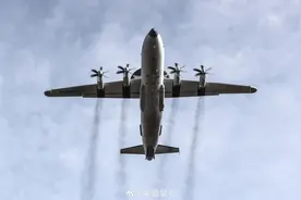 空中千里眼！直击海军预警机高强度飞行训练图片