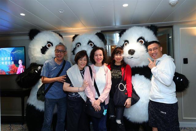 香港百人团畅游宜昌    TVB女星带队品肥鱼访三峡