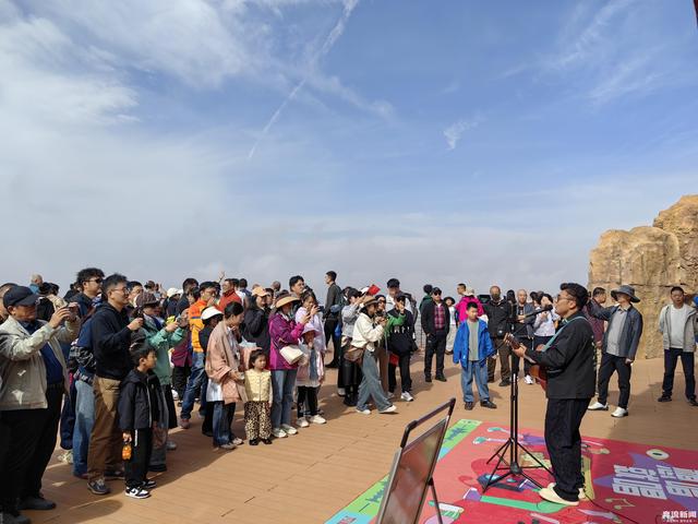 甘肃文旅“双节”热度飙升：订单增长超三成，特色活动与沉浸体验引领热潮
