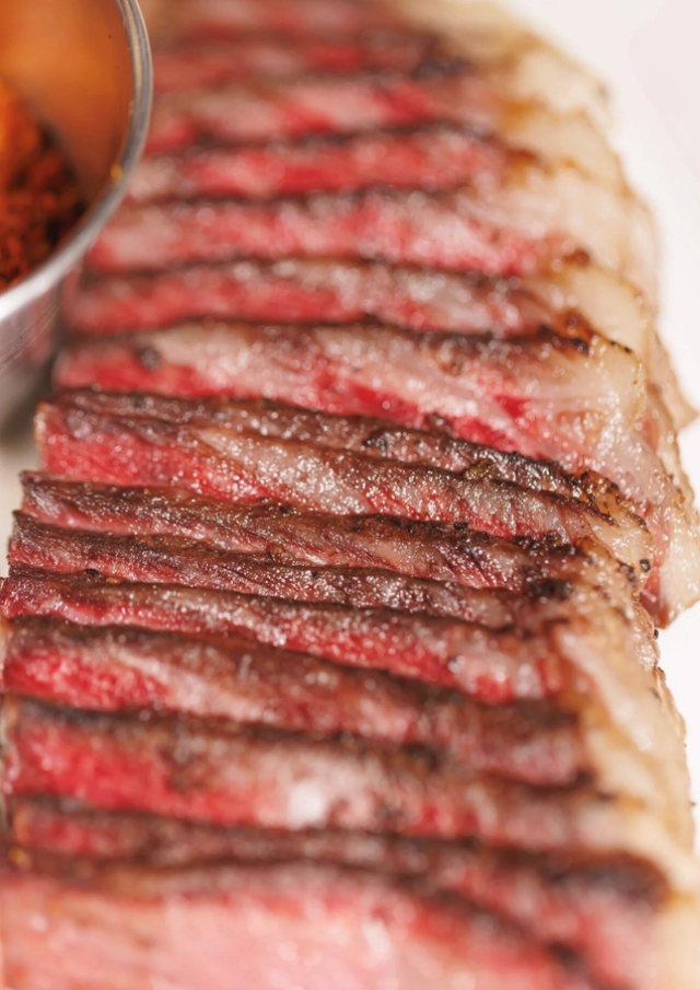 太Chill了！解锁闵行的“欧式慢生活”，在喷泉广场晒太阳、吃烤肉……