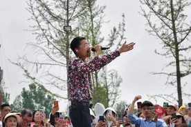 “菏泽树哥”郭有才：流量来得快走得也快，只想把自己做好视频封面