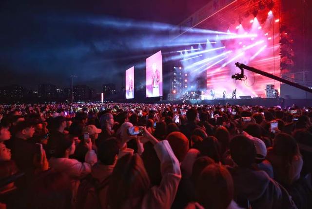 浦东打造亚洲户外演艺新标杆！上海中心城区大型户外音乐节首秀前滩体育公园
