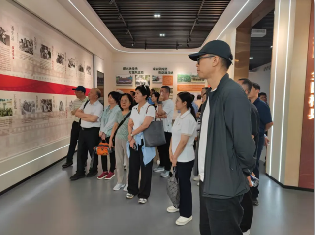 在黄河与长城交汇点，探寻塞上未来之光——2025年陕西省院士专家休假活动侧记