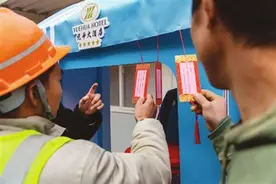 带着一年的辛苦钱，咱回家过年图片