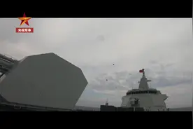 我军055万吨大驱发射导弹5发5中！ 舰员：炮弹按钮随时给敌人准备着图片