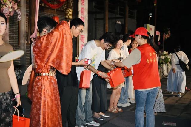【团团严选】川渝一家亲—— 这场古风交友带你邂逅中式浪漫→