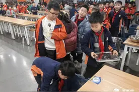 杭州这所学校有个神仙食堂，不仅有自助餐，新上线的“减脂餐”更是一周不重样图片