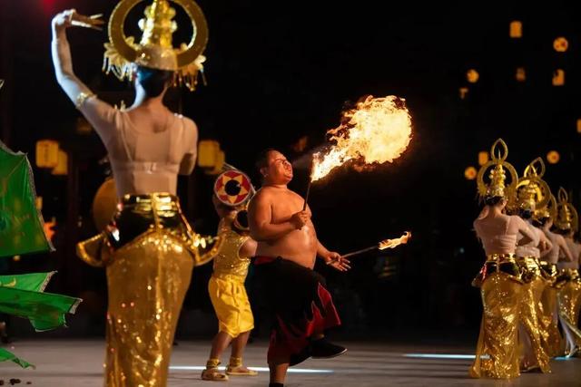 别再说没地方去了！现在年轻人选择这样玩→