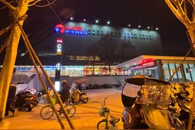 腾挪“保壳”中的人人乐：准歇业、异动和购物卡“窟窿” | 钛媒体深度图片